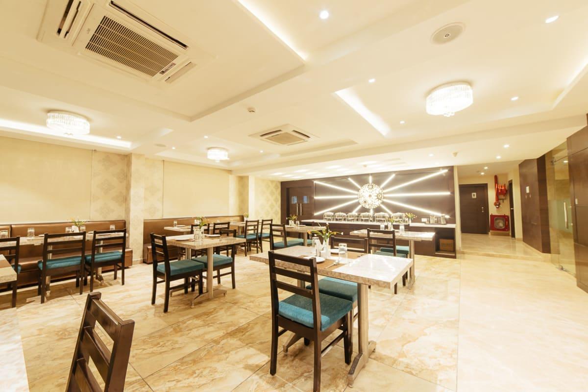 Radical Palace Hotel And Restaurant Лакхнау Екстер'єр фото